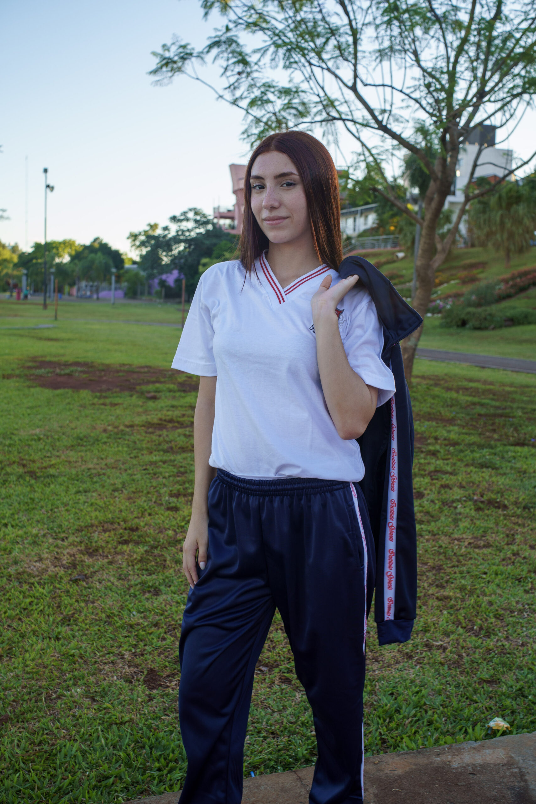 CAMPERA ESCOLAR– Instituto Génesis – - Image 2